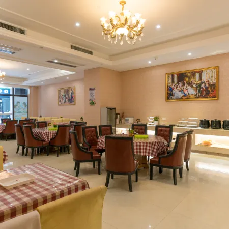 Vienna International Hotel (Yulin rongzhou bridge railway station shop )
