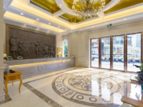 Vienna Hotel (Lingshan Liufengshan Pedestrian Street) Hoteles en Condado de Lingshan