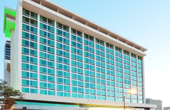 塔爾薩市中心假日酒店