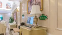 Vienna Hotel (Guilin Yongfu Station Store) - parking