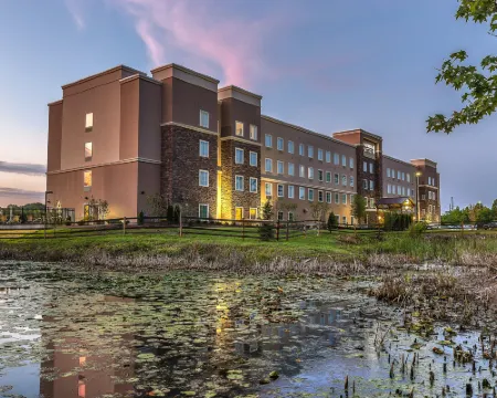 ステイブリッジ スイーツ ノックスビル ウエスト by IHG ファラガットのホテル