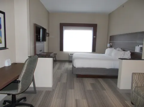 Route 66 Inn & Suites