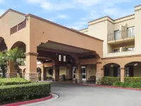 MainStay Suites Orange County John Wayne Airport Hotels in Santa Ana