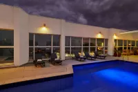 Sheraton Vitoria Hotel - Pools