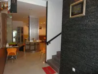 Frank's Hotel - Kitchens