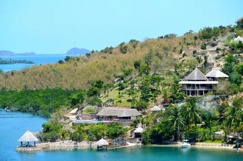 Stunning Luxe 220sm Villa by the Sea Entirely Private with Own Pool Hotels in Busuanga