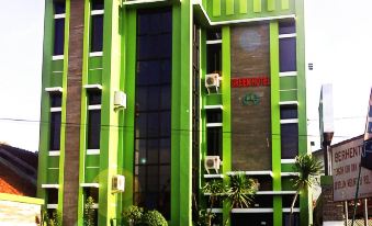 Green Hotel