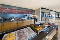 Holiday Inn Express Sandton - Woodmead Hotels in Midrand