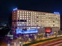 Novotel Pune Nagar Road Hotel in zona Navlobanath Temple