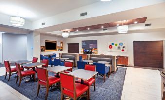 Holiday Inn Express & Suites Port Arthur Central-Mall Area