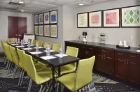 Holiday Inn Express & Suites Selma