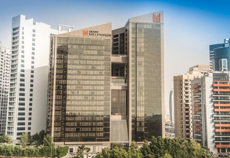 Grand Millennium Hotel DubaiOver view