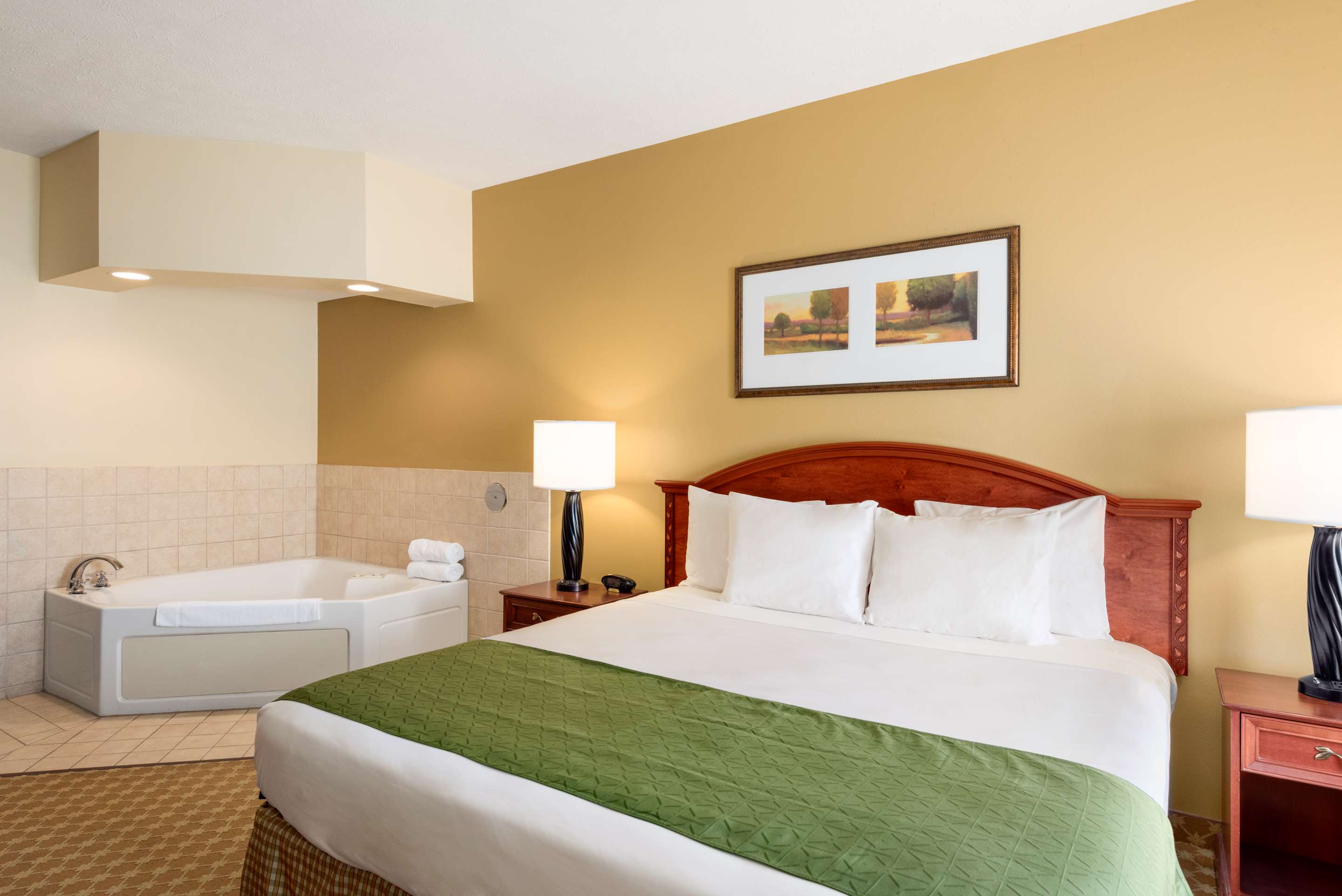 Country Inn & Suites by Radisson, Council Bluffs, IA