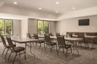 Country Inn & Suites by Radisson, Detroit Lakes, MN Hotels in Detroit Lakes