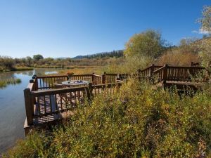 Abode at Swinging Bridge