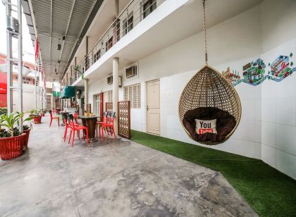 Super OYO Townhouse 1267 Dayal Lodge - A Boutique Hotel