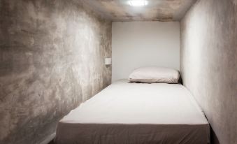 Bed Max Hostel