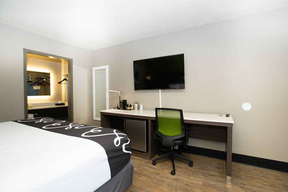 SureStay Plus Hotel by Best Western Point Richmond