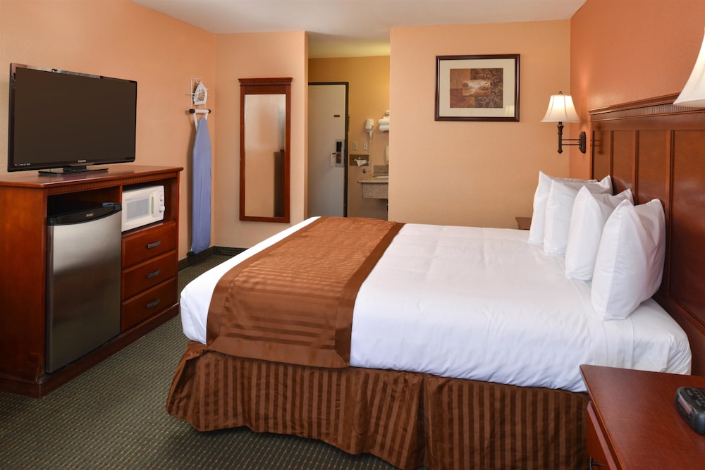 Americas Best Value Inn & Suites Bakersfield E