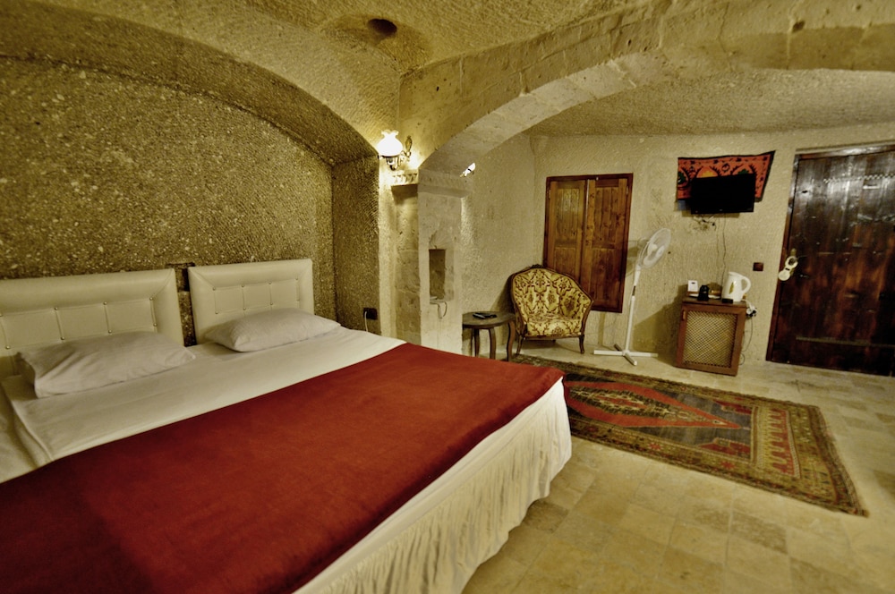 Grand Cave Suites