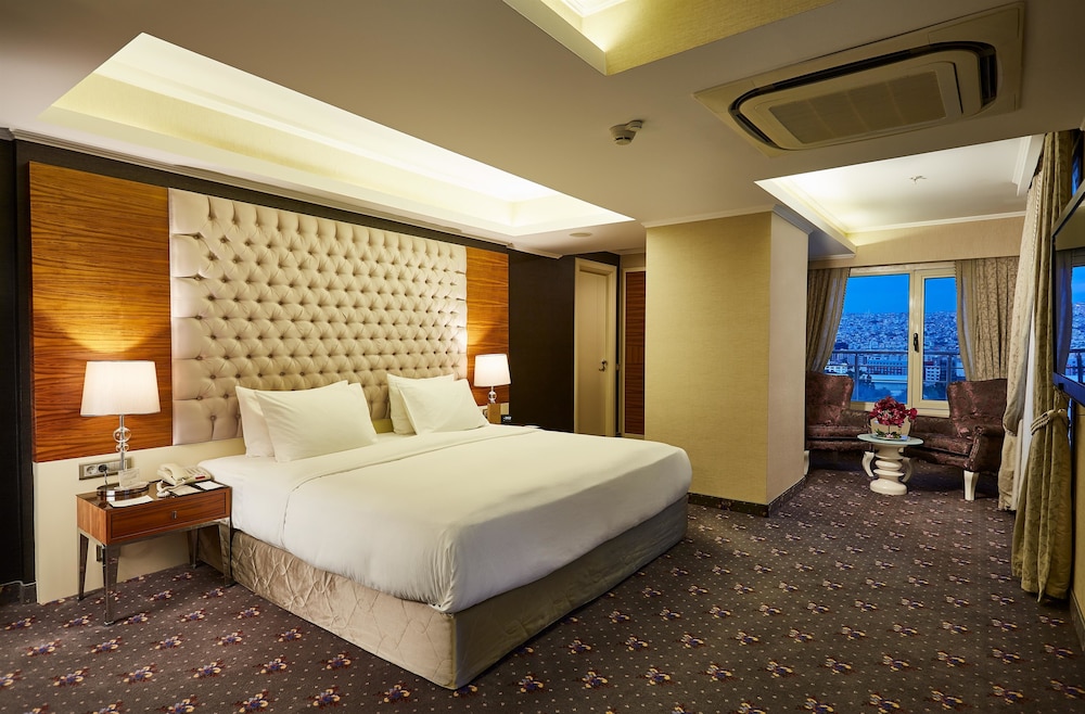 DoubleTree by Hilton Izmir - Alsancak