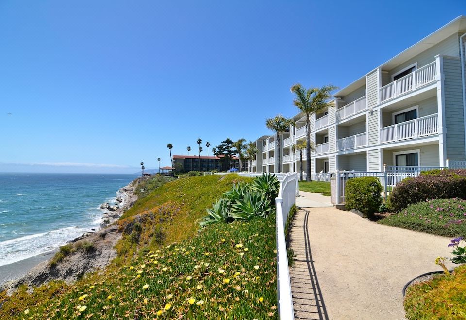 Pismo Lighthouse Suites-Pismo Beach Updated 2023 Room Price-Reviews u0026 Deals  | Trip.com