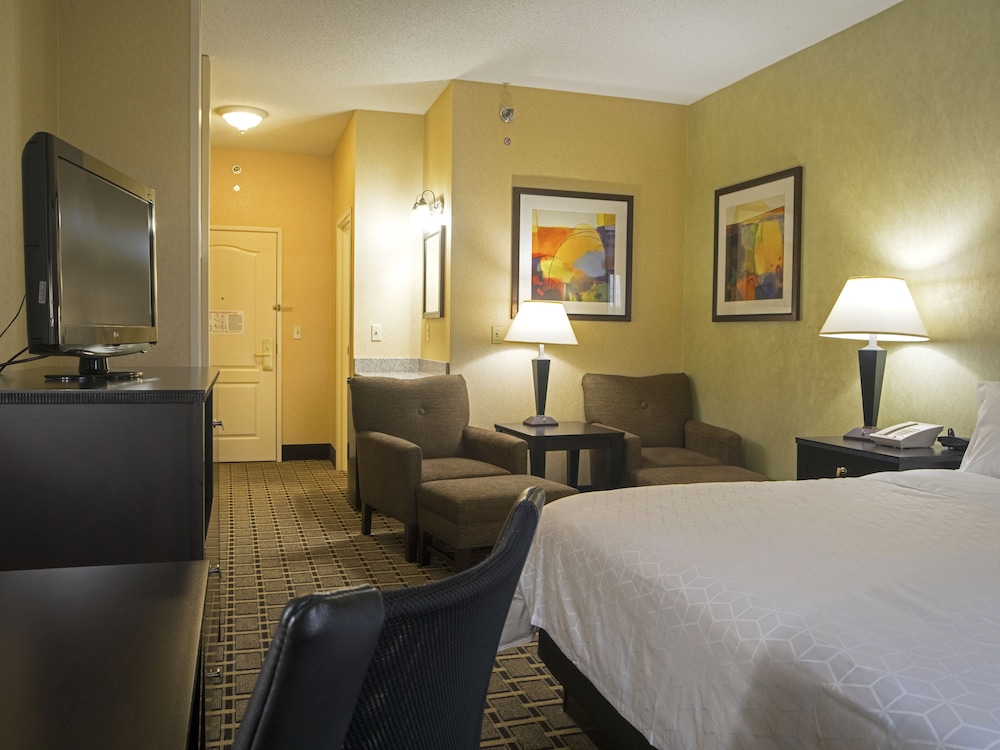 Holiday Inn Express & Suites Sharon-Hermitage, an Ihg Hotel