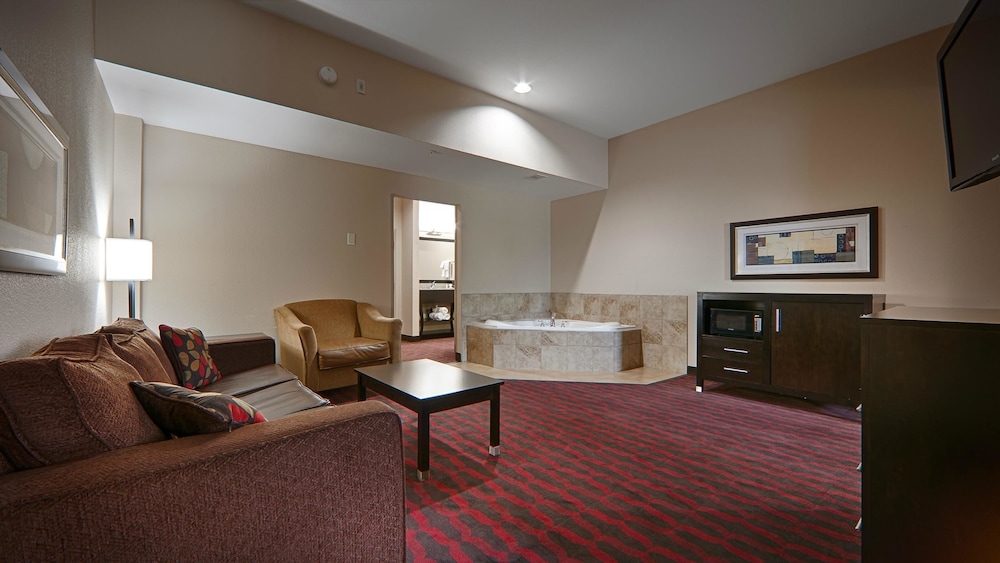 Best Western Plus Cushing Inn & Suites