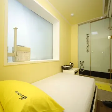 24 Guesthouse Sinchon Avenue Отели рядом с достопримечательностью «Мапхогу»