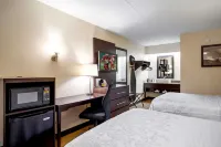 Red Roof PLUS+ Pittsburgh East - Monroeville Hotels in Monroeville