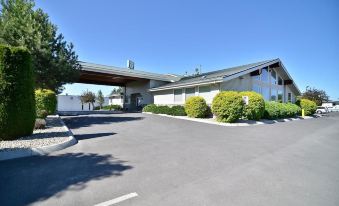 Best Western Sawtooth Inn  Suites