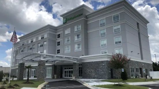 Holiday Inn & Suites Fayetteville W-Fort Bragg Area