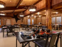 Okukinu-onsenkyou Hatcyo-no-yu Hotels near Shirane Mountain