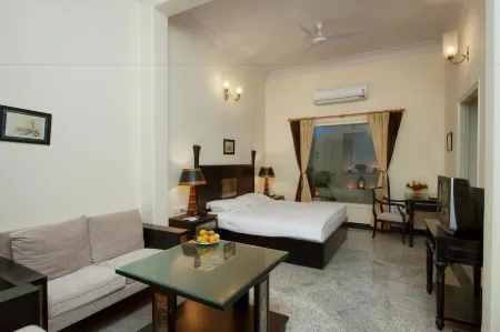 Aaram Bagh-Pushkar Villa