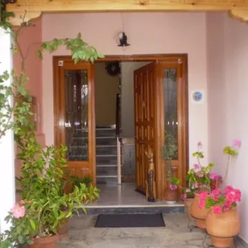 克里索拉斯客人酒店