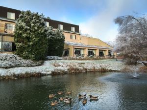 Meadowbrook Inn