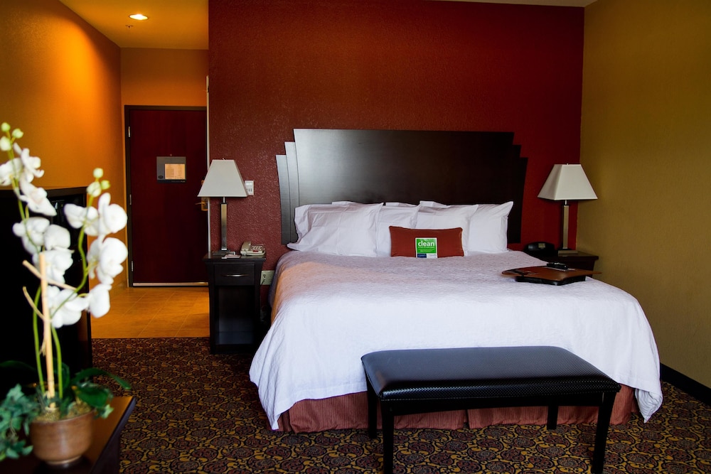 Hampton Inn & Suites Dallas-DeSoto