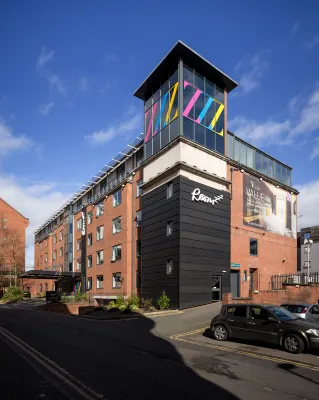 Roomzzz Nottingham City Hotels near Nottingham Train Station