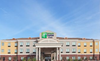 Holiday Inn Express & Suites Brownfield