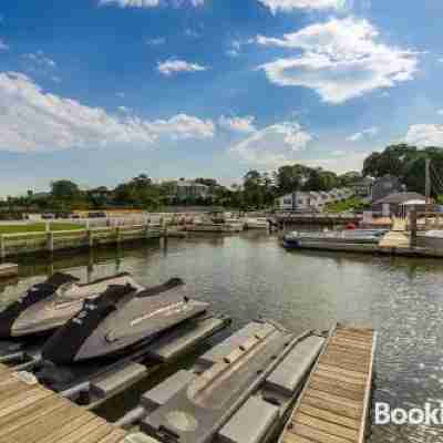 Colonial Shores Resort Hotel Exterior