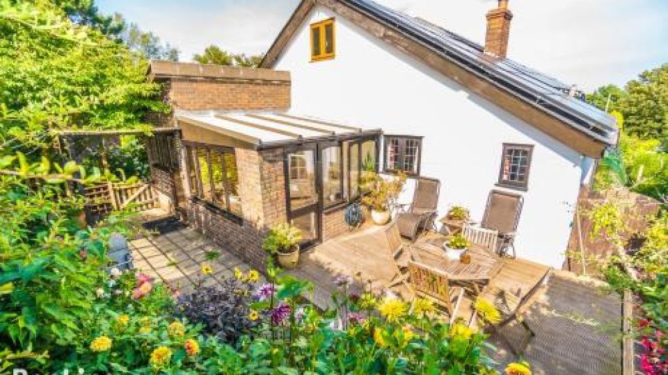 Badgers Den - Covehurst Bay Holiday Cottage