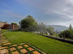 Miramare Apartments&Suites