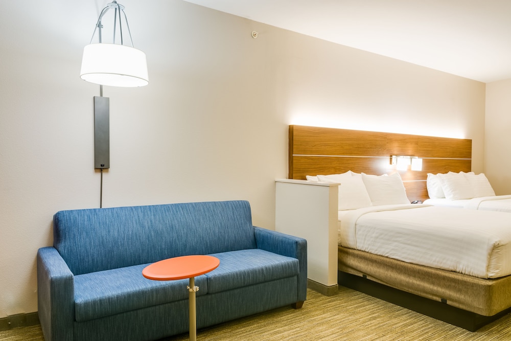 Holiday Inn Express & Suites Russellville, an Ihg Hotel