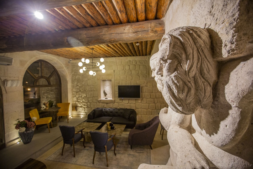 Anka Cave Suites