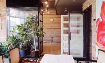 J Hotel - Housity