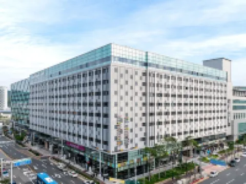 Days Hotel & Suites by Wyndham Incheon Airport Hotels in Incheon