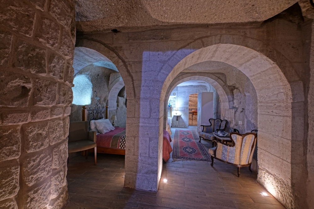 Angel Cave Suite