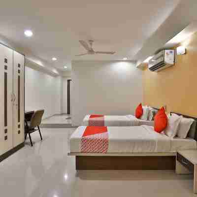 OYO 35378 Galaxy Residency Rooms