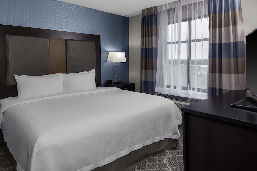 Homewood Suites by Hilton Wauwatosa Milwaukee