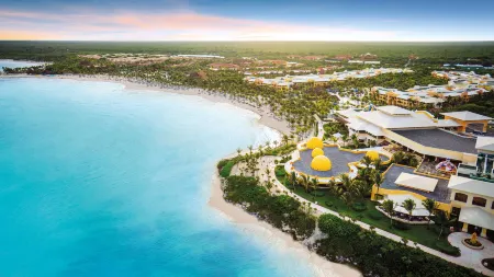 Barceló Maya Palace - All Inclusive Отели рядом с достопримечательностью «Rockaway Bay»